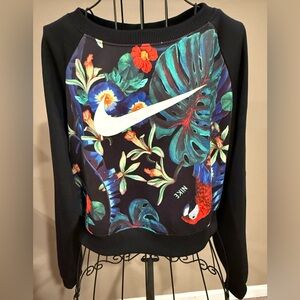 Nike Sportswear Hyper Femme Black Multicolor Floral Top